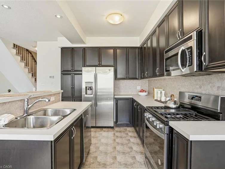 13 Marina Point Crescent, Hamilton, ON, L8E 0E4 - 10