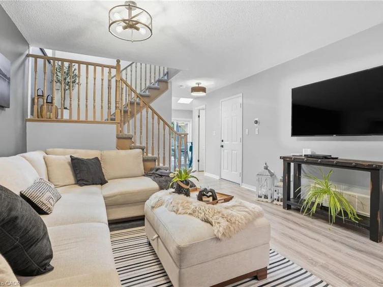 14 Kenyon Crescent, Grimsby, ON, L3M 5P4 - 8