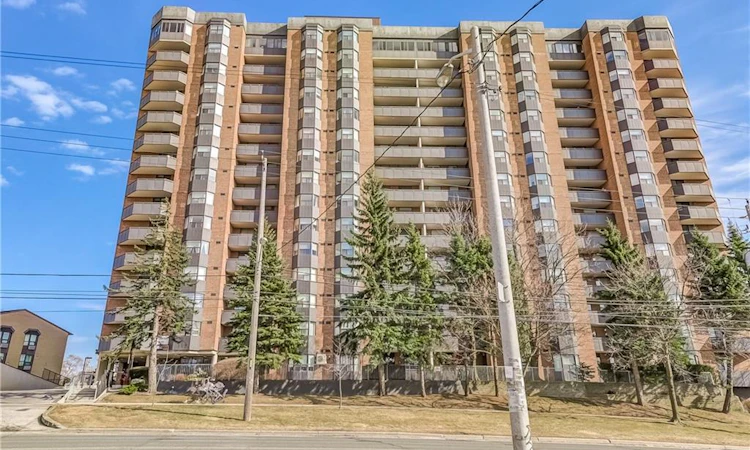 804-3845 Lakeshore Boulevard W