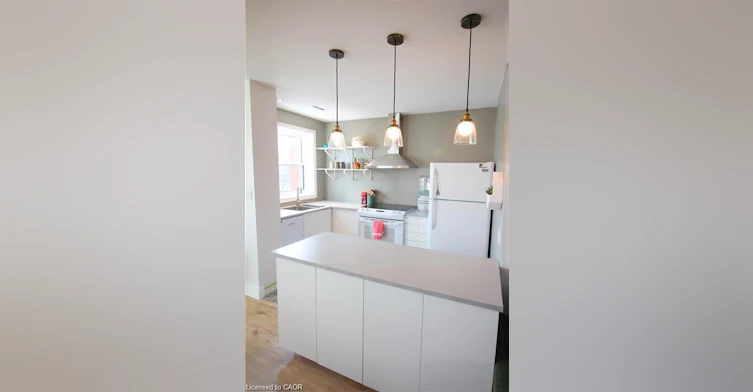 2-130 Caroline Street S, Hamilton, ON, L8P 3K8 - 2