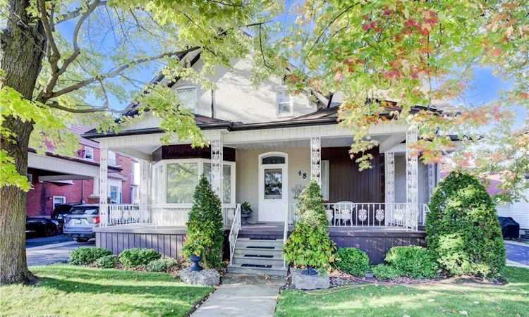 48 Dupont Street