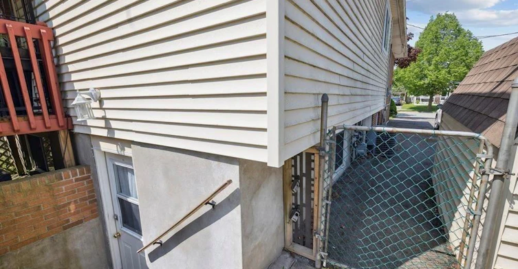 Lower-203 Commercial Street, Welland, ON, L3B 5Z5 - 2