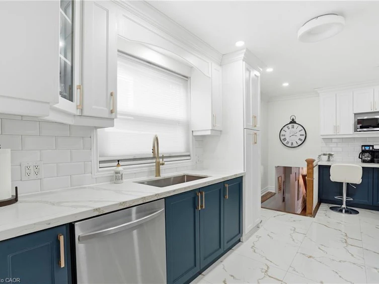 697 Lomond Crescent, Burlington, ON, L7L 2N8 - 18