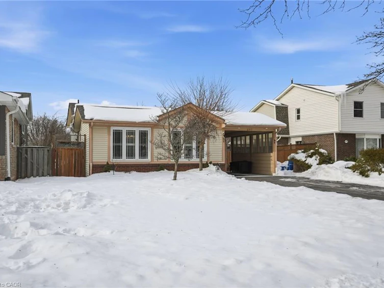 697 Lomond Crescent, Burlington, ON, L7L 2N8 - 3
