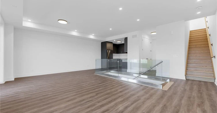 166 Everett Common, St. Catharines, ON, L2P 0G8 - 2