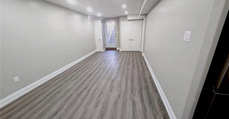 Lower Level-100 Bridgeport Crescent, Hamilton, ON, L9K 1K5
