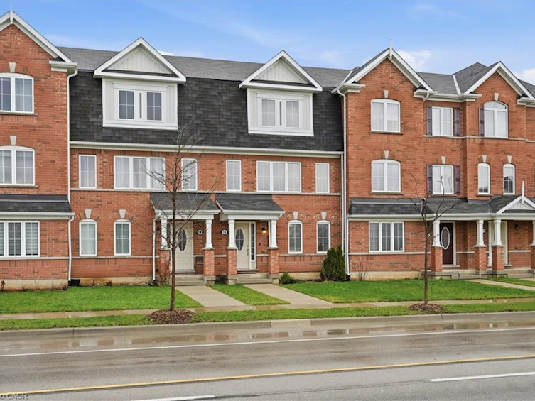 15-230 Avonsyde Boulevard, Hamilton, ON, L8B 1T9 - 2