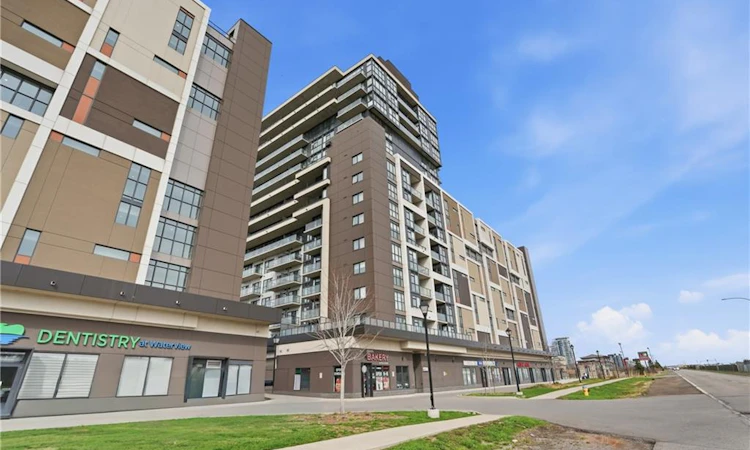 1504-550 North Service Road