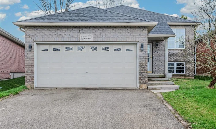 4 Dowden Avenue