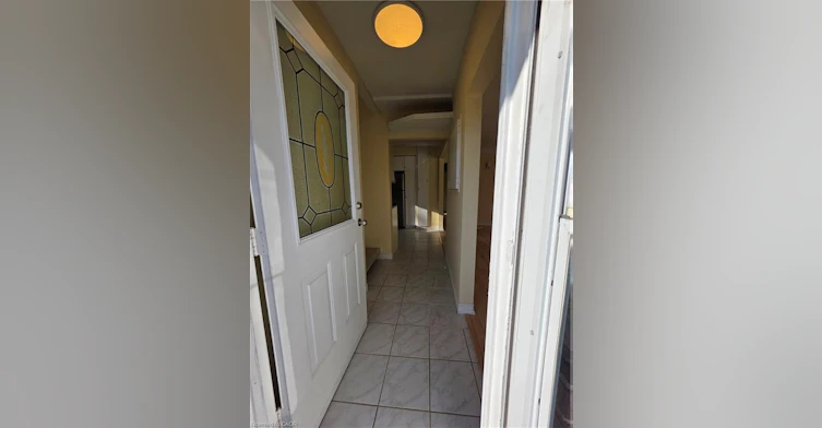 Upper-62 Richwill Road, Hamilton, ON, L9C 1S3 - 2