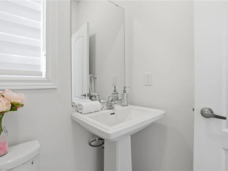 24 Great Falls Boulevard, Hamilton, ON, L8B 1X8 - 18