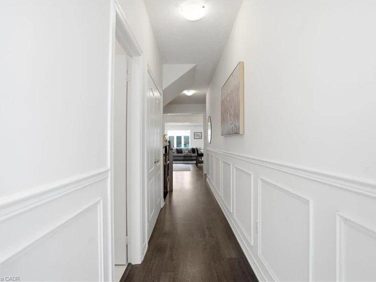 24 Great Falls Boulevard, Hamilton, ON, L8B 1X8 - 4