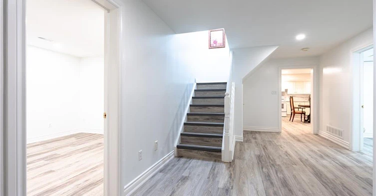 Lower-80 Deerview Avenue, Hamilton, ON, L9G 4S2 - 6