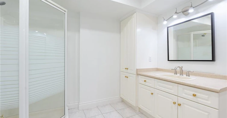 Lower-80 Deerview Avenue, Hamilton, ON, L9G 4S2 - 33