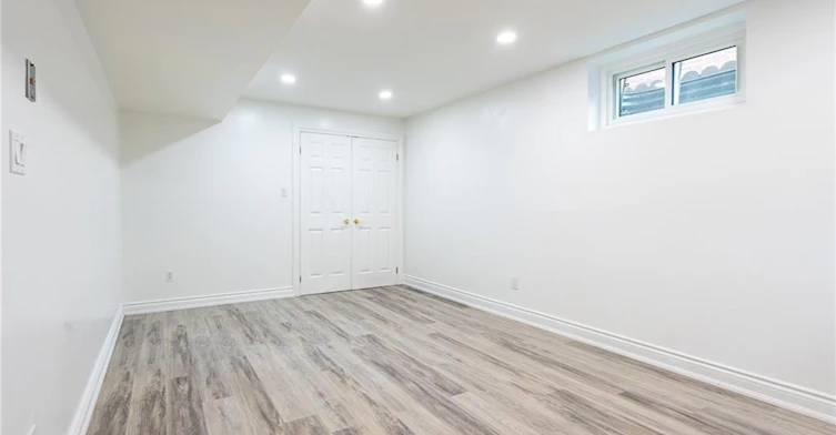 Lower-80 Deerview Avenue, Hamilton, ON, L9G 4S2 - 29