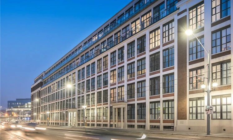 604-404 King Street W
