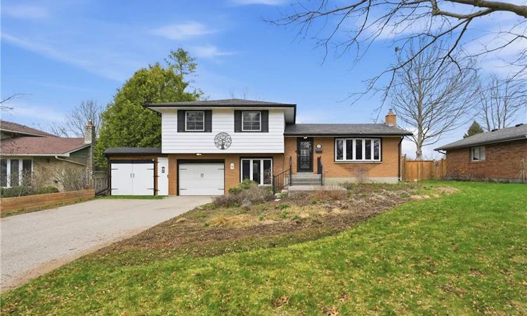 55 Berkley Crescent