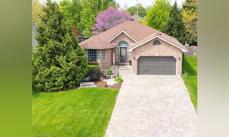 7 Spruce Grove Court