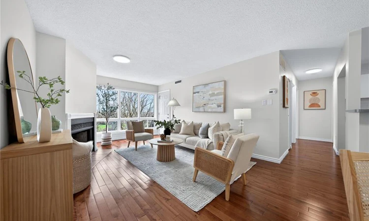 406-15 Hofstetter Avenue