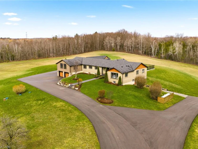 1371 10th Concession Road W, Hamilton, ON, N0B 2J0 - 2