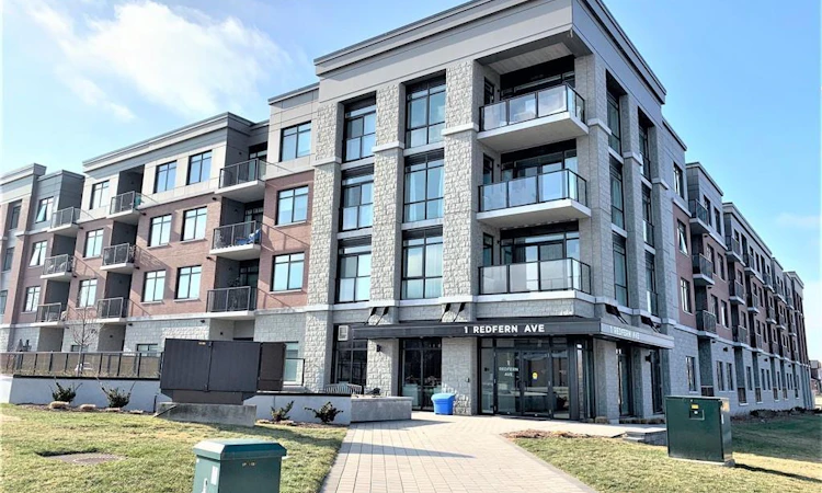 135-1 Redfern Avenue