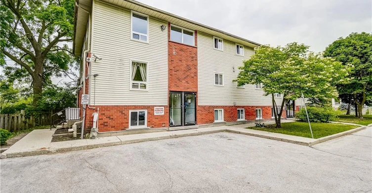 8-119 Cedar Street S, Kitchener, ON, N2G 3L6 - 2