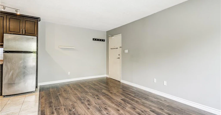8-119 Cedar Street S, Kitchener, ON, N2G 3L6 - 7