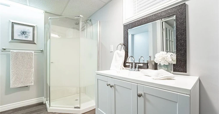 LOWER-146 Welbourn Drive, Hamilton, ON, L9A 3N4 - 9