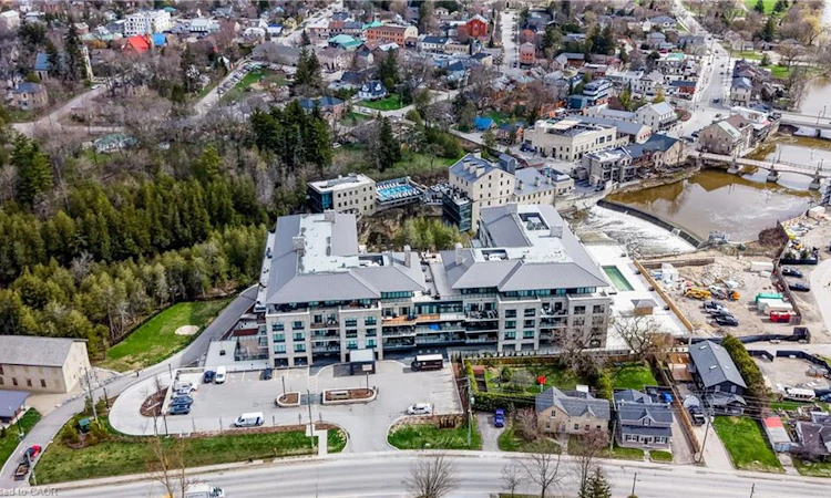 416-6523 Wellington Road 7 Road