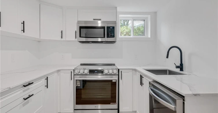 1339 Augustine Drive, Burlington, ON, L7P 2M9 - 11