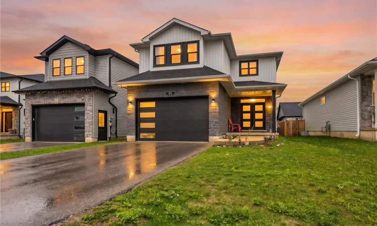 48 Cash Crescent