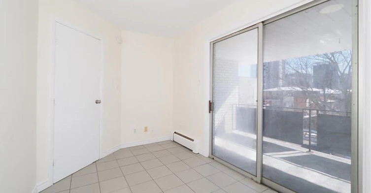 3-24 Austin Drive, Waterloo, ON, N2L 3Y1 - 9