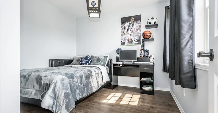 12 Griffiths Avenue, Cambridge, ON, N1P 1J7 - 8