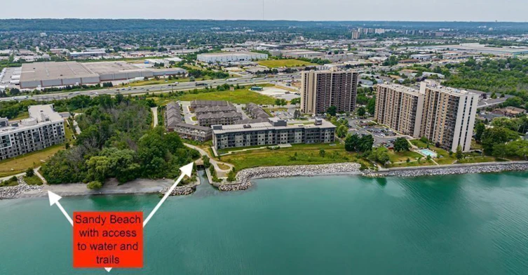221-35 Southshore Crescent, Hamilton, ON, L8E 0J2
