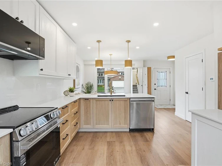 8 Chudleigh Street, Hamilton, ON, L9H 7E4 - 13
