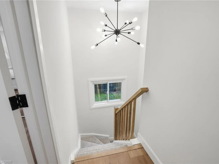 8 Chudleigh Street, Hamilton, ON, L9H 7E4 - 18
