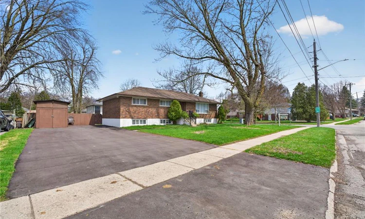 53 Nicklin Crescent