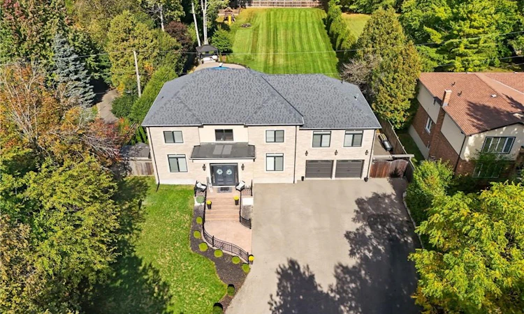 855 Avenue Road