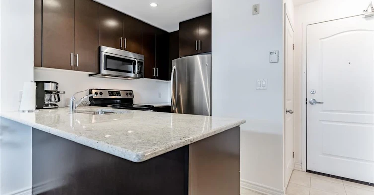 404-5327 Upper Middle Road, Burlington, ON, L7L 0E9 - 4