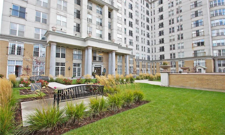 309-135 James Street S