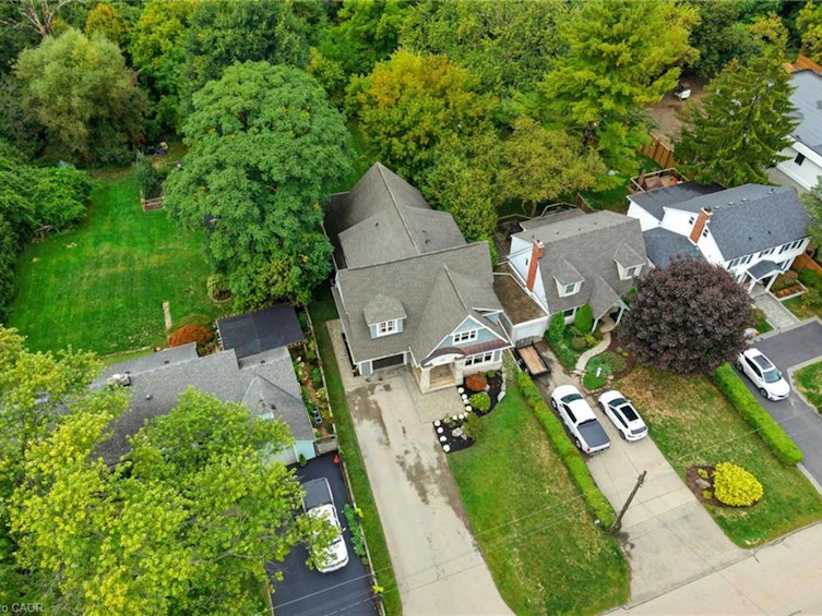 391 Patricia Drive, Burlington, ON, L7T 1J9 - 2