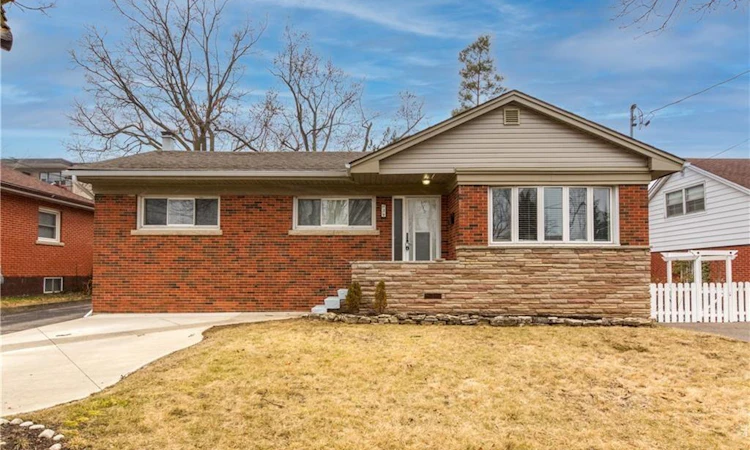 39 Bland Avenue