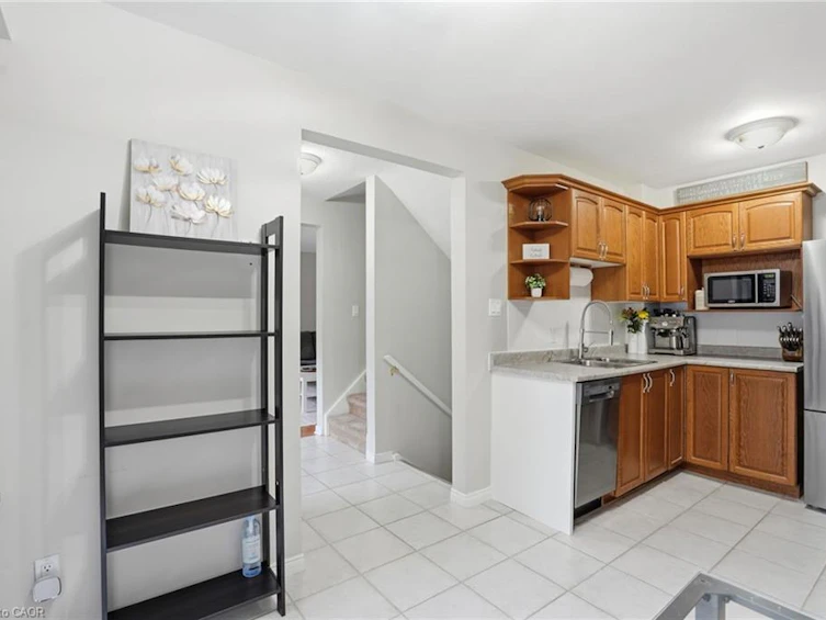 7-914 Mohawk Road, Hamilton, ON, L8T 2R8 - 11