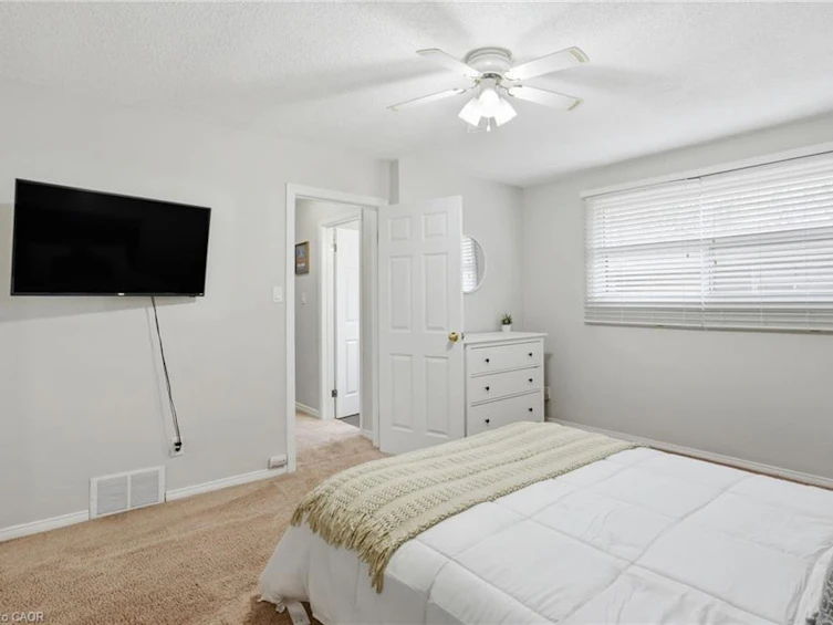 7-914 Mohawk Road, Hamilton, ON, L8T 2R8 - 20