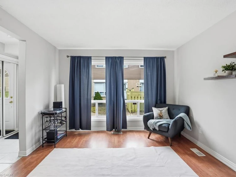 7-914 Mohawk Road, Hamilton, ON, L8T 2R8 - 9