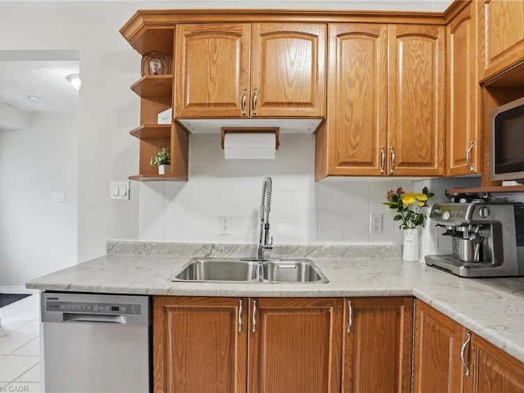 7-914 Mohawk Road, Hamilton, ON, L8T 2R8 - 15