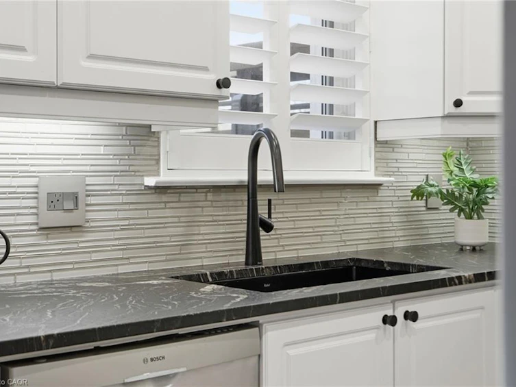 663 Mullin Way, Burlington, ON, L7L 4J6 - 19