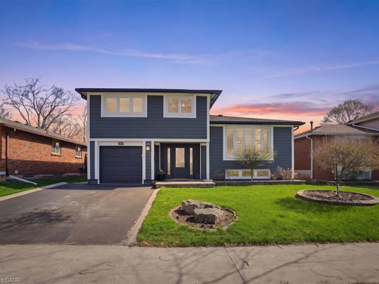 663 Mullin Way, Burlington, ON, L7L 4J6