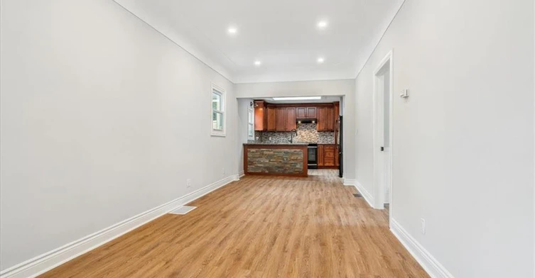 Upper-93 East 31st Street E, Hamilton, ON, L8V 3N9 - 4