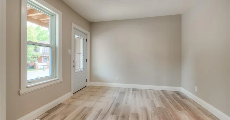 58 Cedar Street N, Kitchener, ON, N2H 2X1 - 2